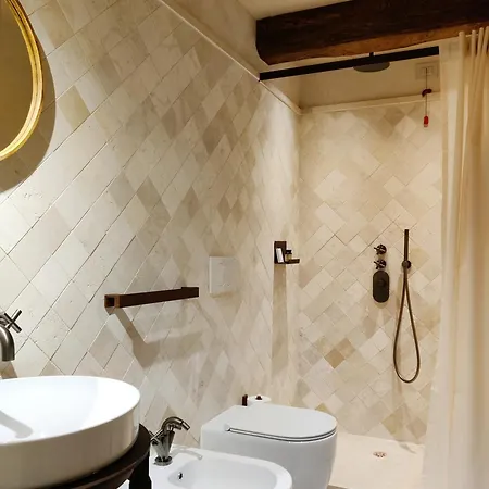Castel Di Luco Guest house