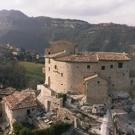 Castel Di Luco Guest house *